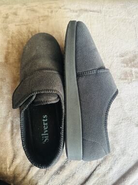 Silverts Men's Black Slip-On Casual Shoes Hook & Loop Slip Resistant US 9